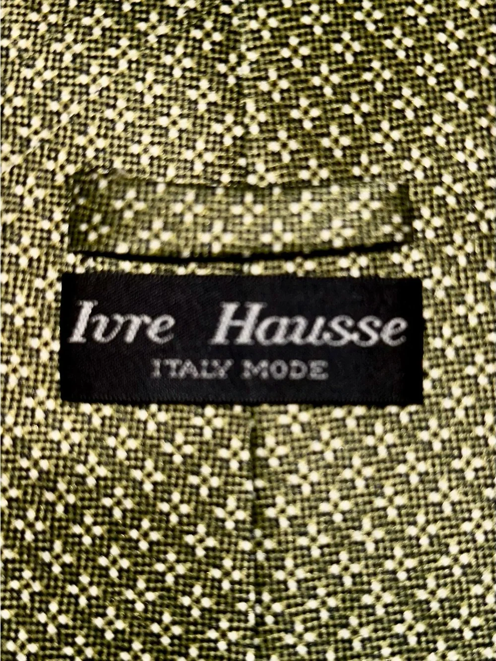 Ivre Hausse Italy meant tie Italian